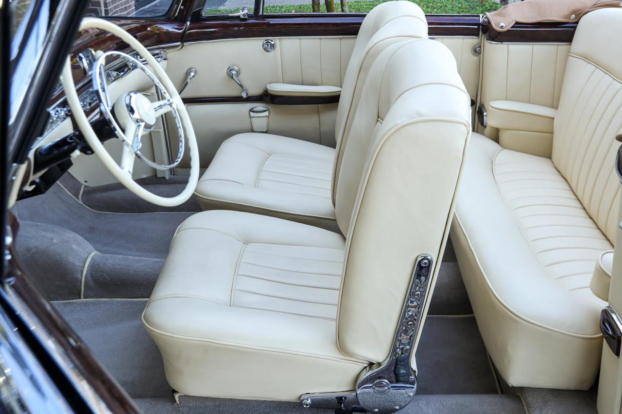 1956 Mercedes - Benz Mercedes Benz 220 S Cabriolet &ldquo;Comprehensive restoration completed in 2019&rdquo;