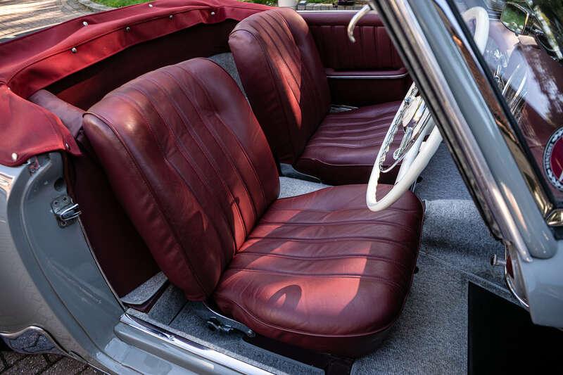 1960 Mercedes - Benz 190 SL
