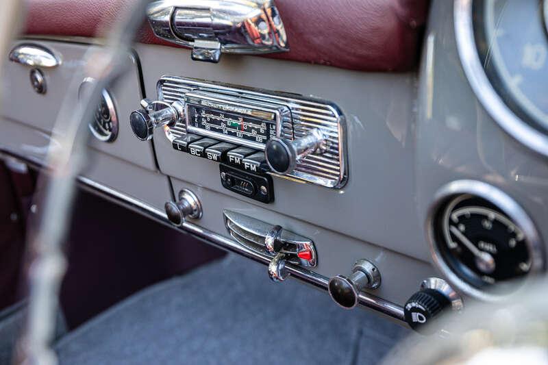 1960 Mercedes - Benz 190 SL