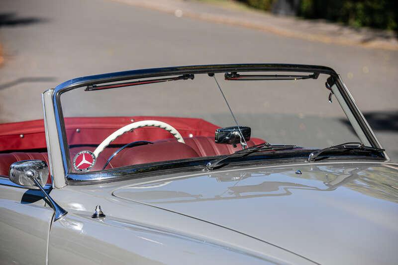 1960 Mercedes - Benz 190 SL