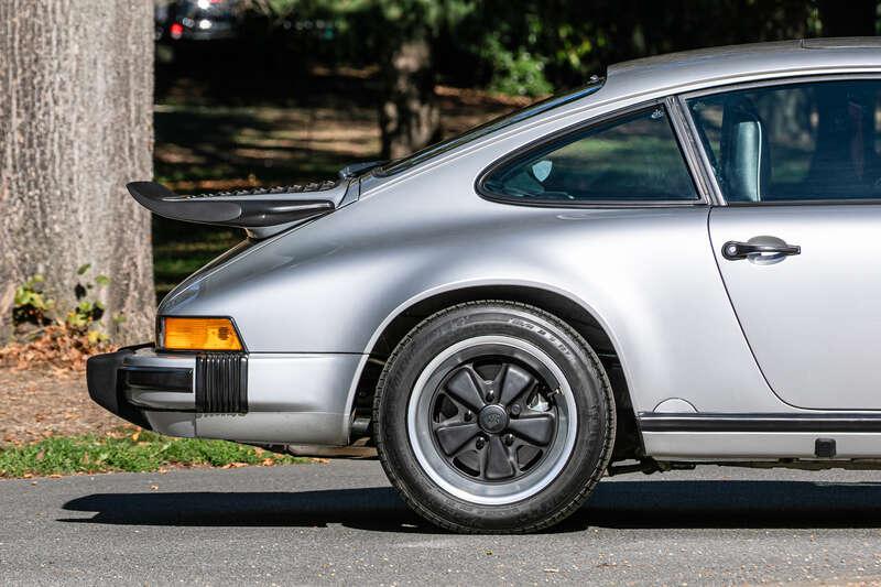 1989 Porsche 911 3.2 CARRERA SPORT COUP&Eacute;