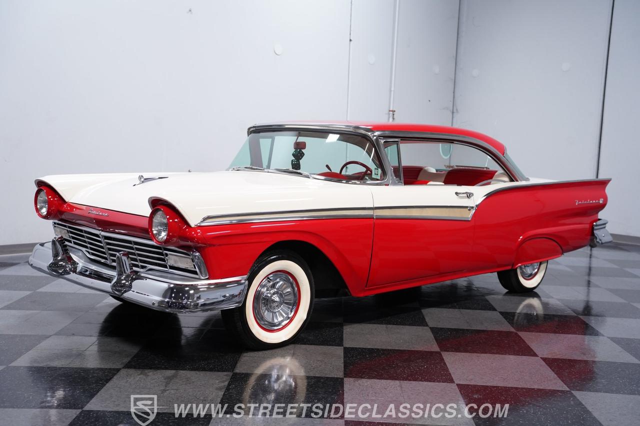 1957 Ford Fairlane 500 Club Victoria
