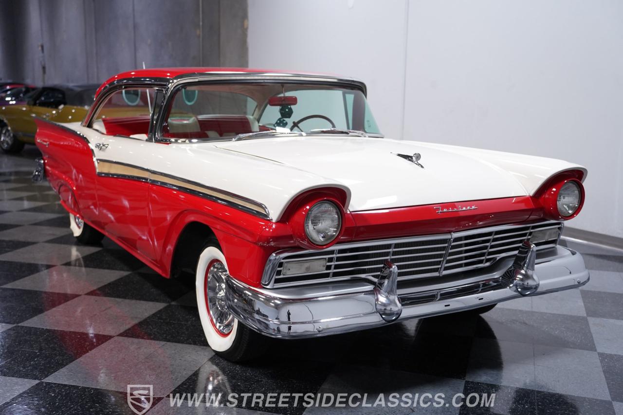 1957 Ford Fairlane 500 Club Victoria