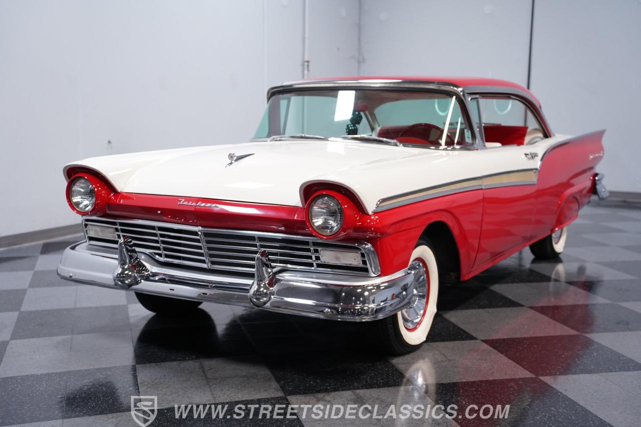 1957 Ford Fairlane 500 Club Victoria