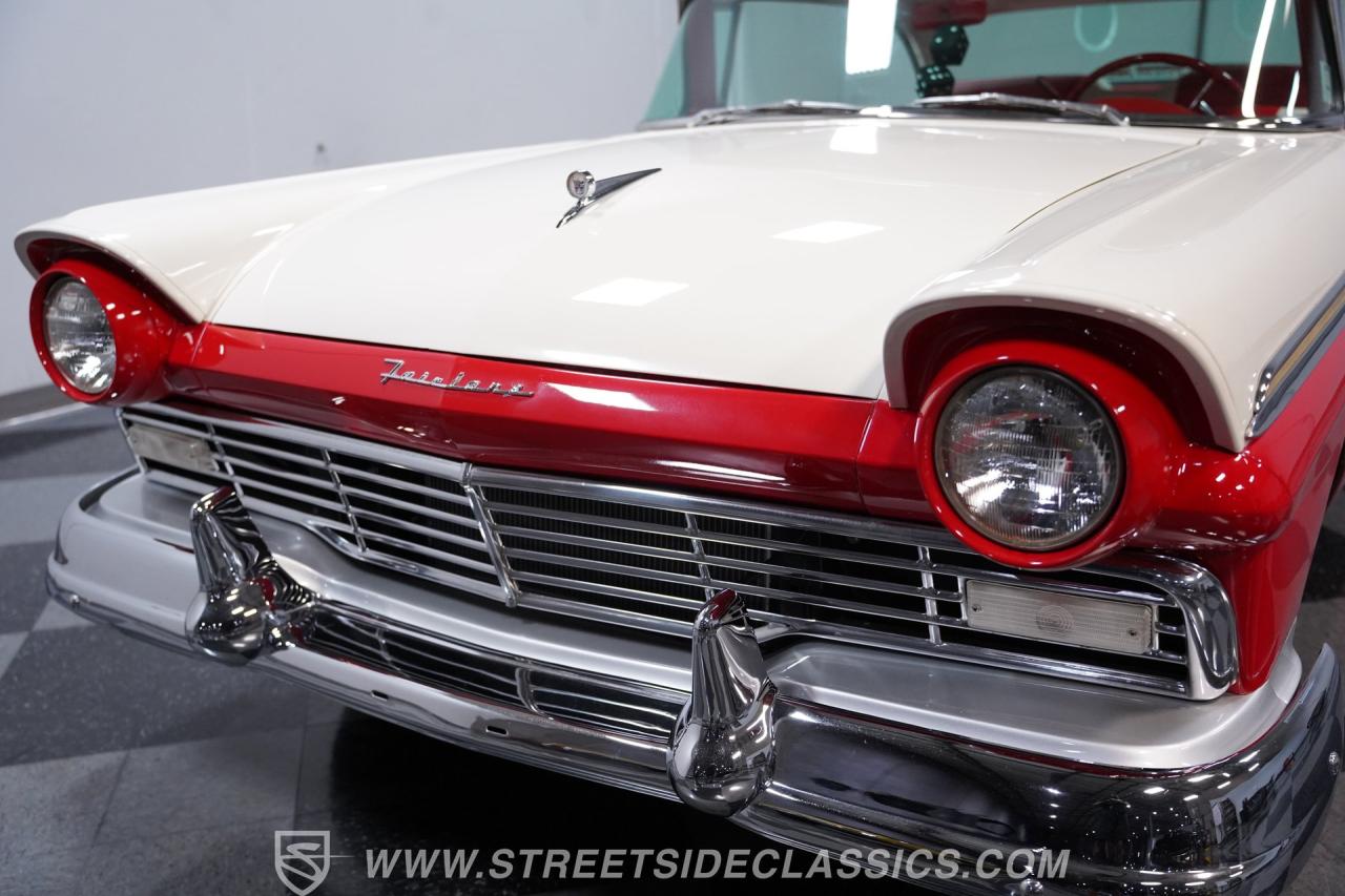 1957 Ford Fairlane 500 Club Victoria