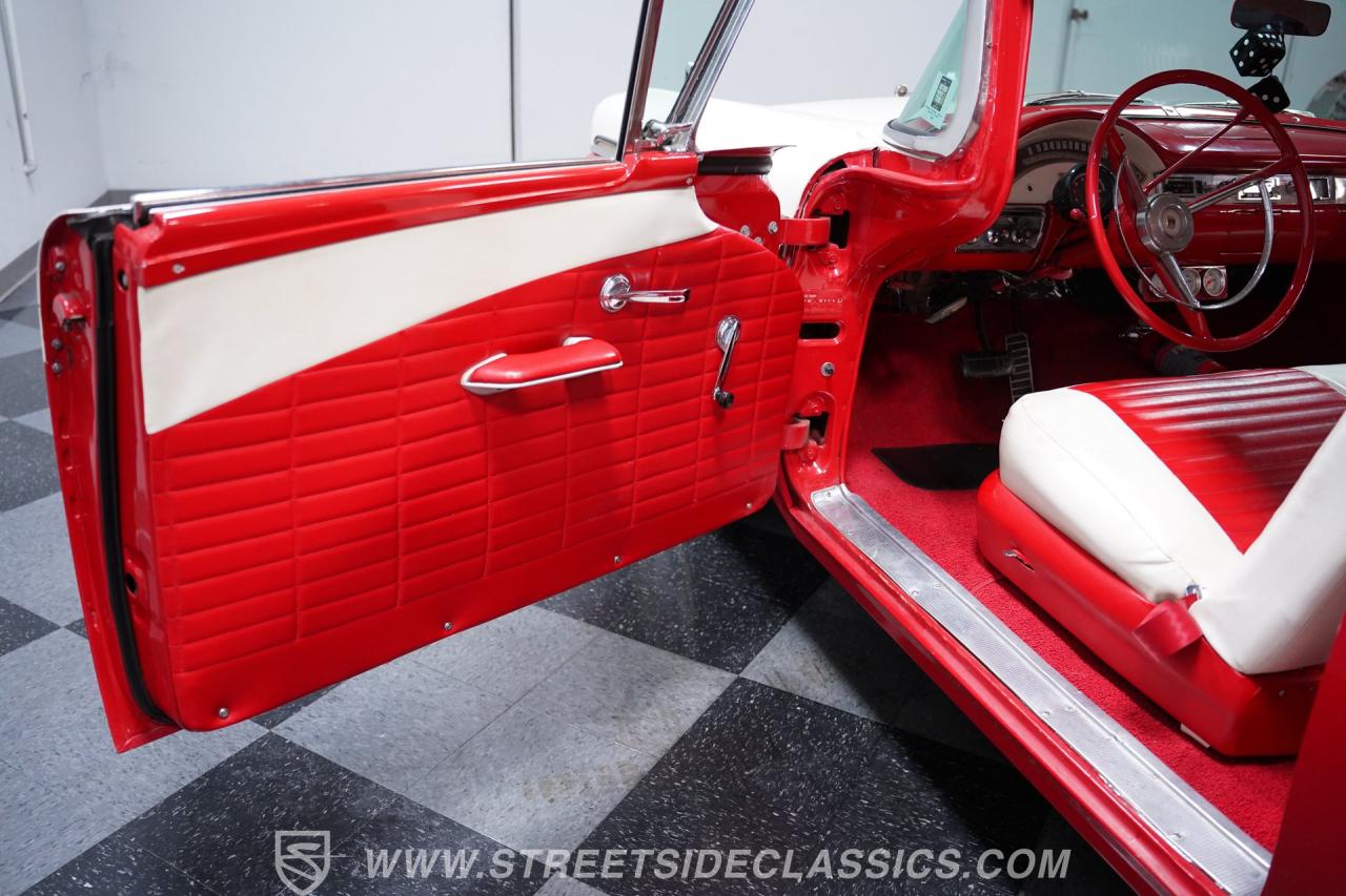 1957 Ford Fairlane 500 Club Victoria