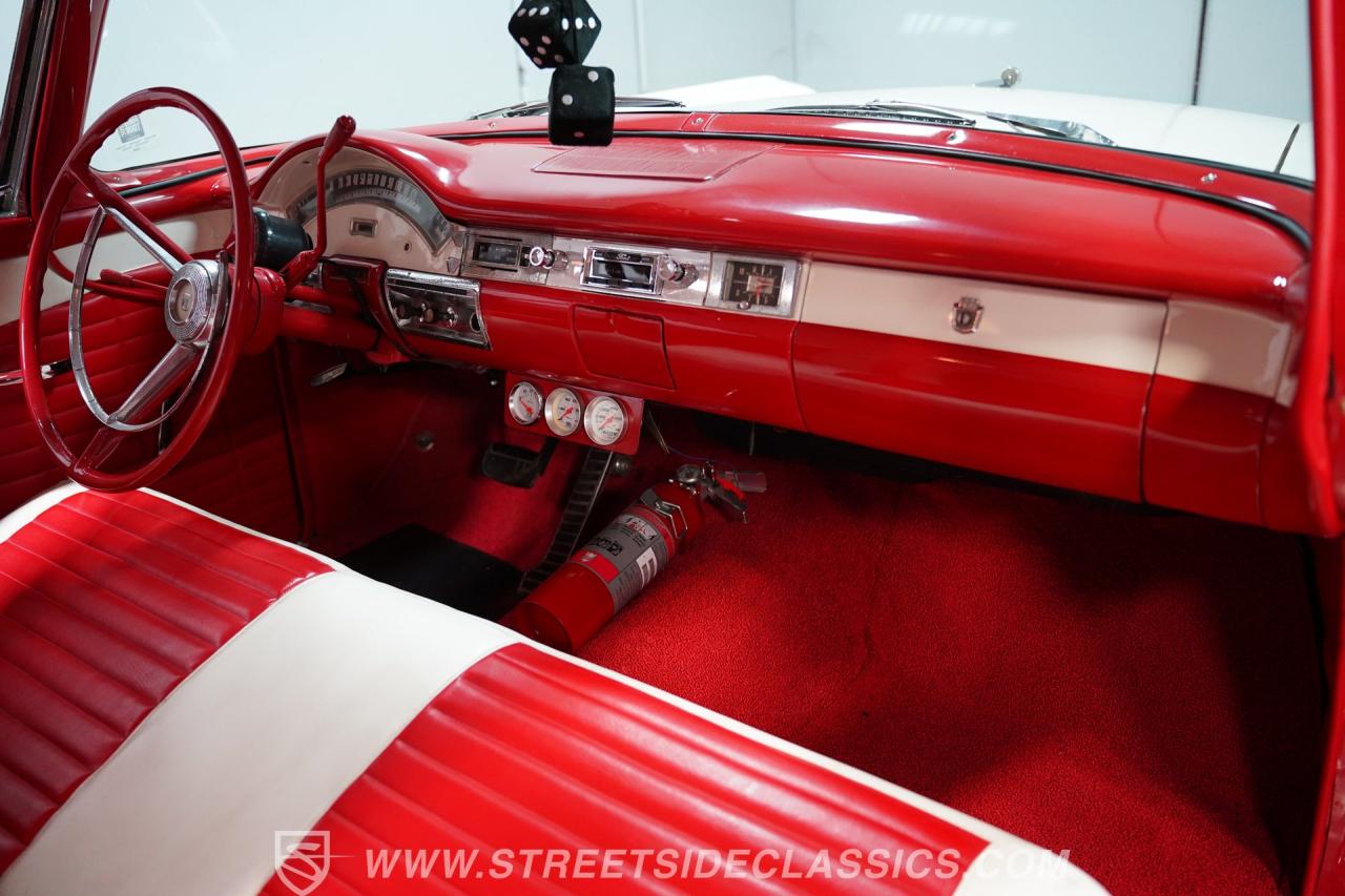 1957 Ford Fairlane 500 Club Victoria