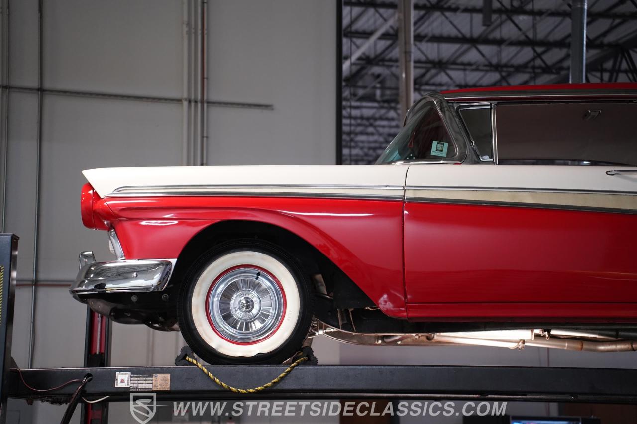 1957 Ford Fairlane 500 Club Victoria