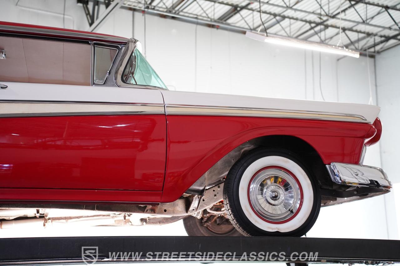 1957 Ford Fairlane 500 Club Victoria