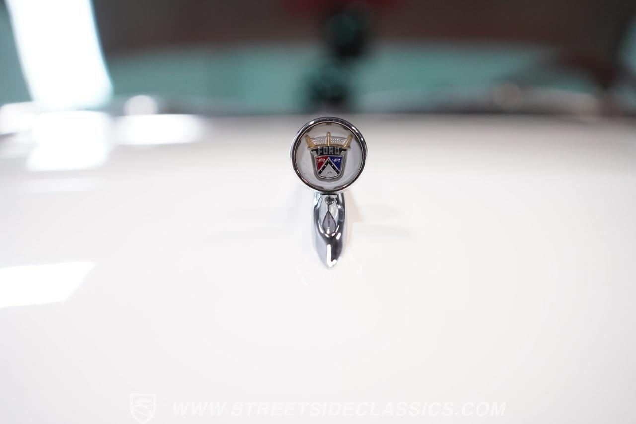 1957 Ford Fairlane 500 Club Victoria