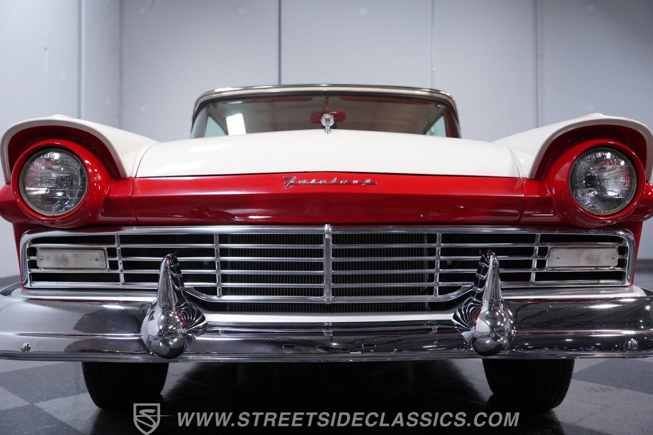1957 Ford Fairlane 500 Club Victoria