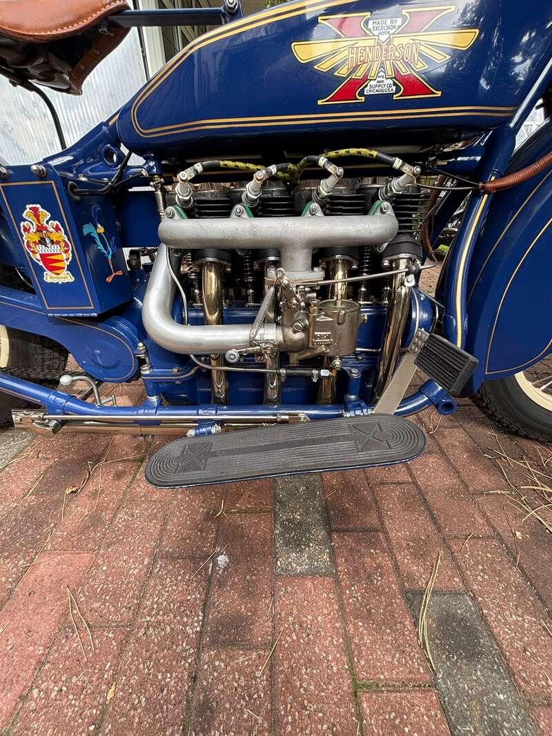 1928 HENDERSON DE LUXE FOUR