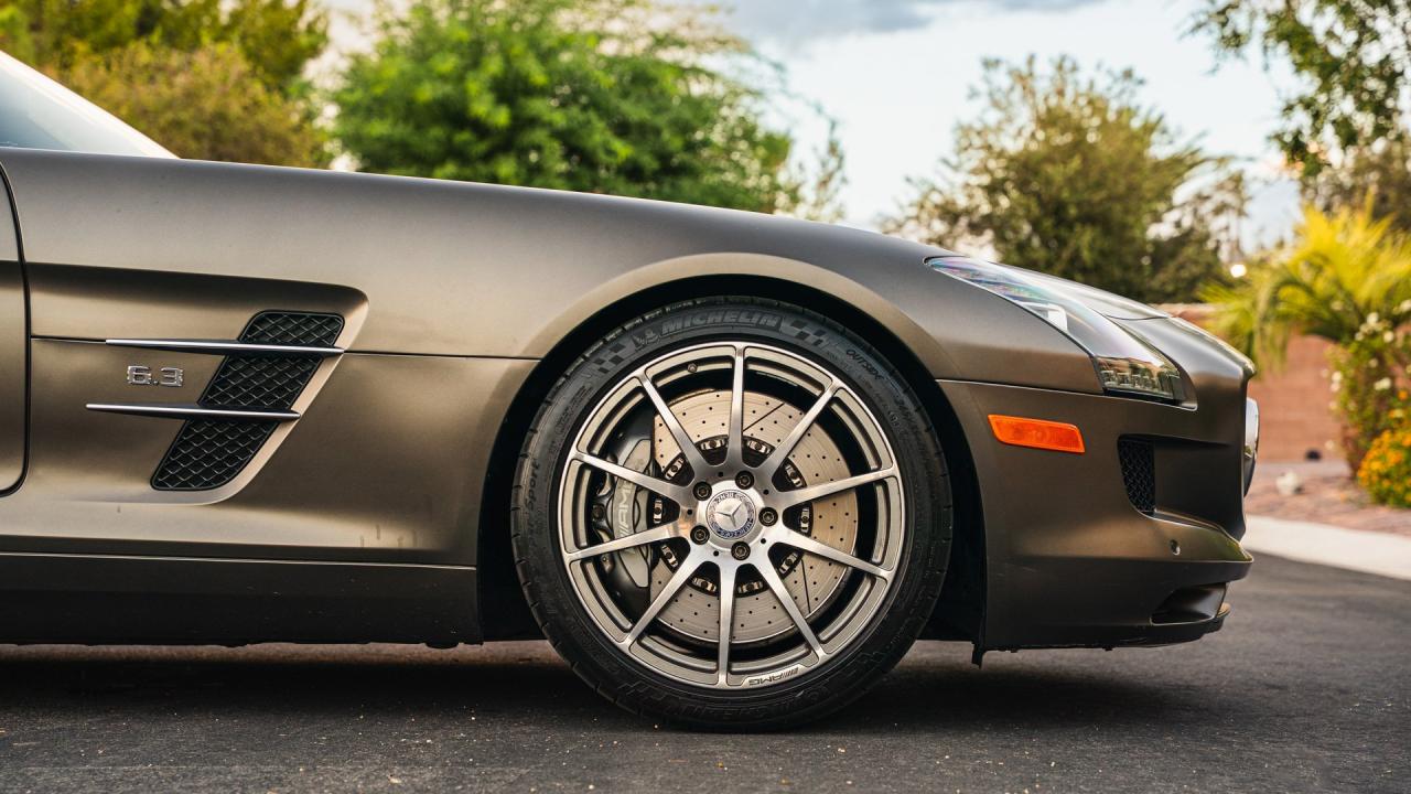 2011 Mercedes - Benz SLS AMG Coupe