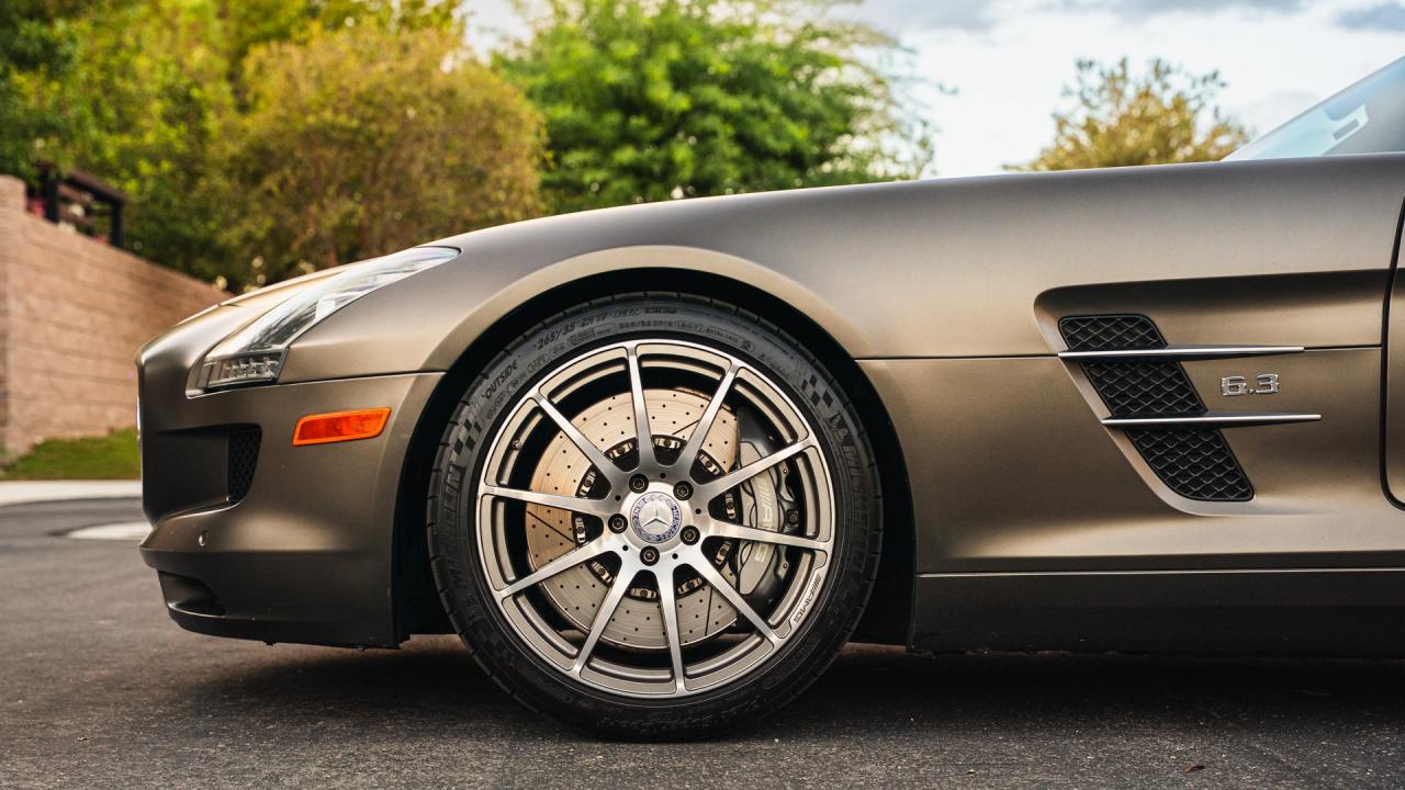 2011 Mercedes - Benz SLS AMG Coupe