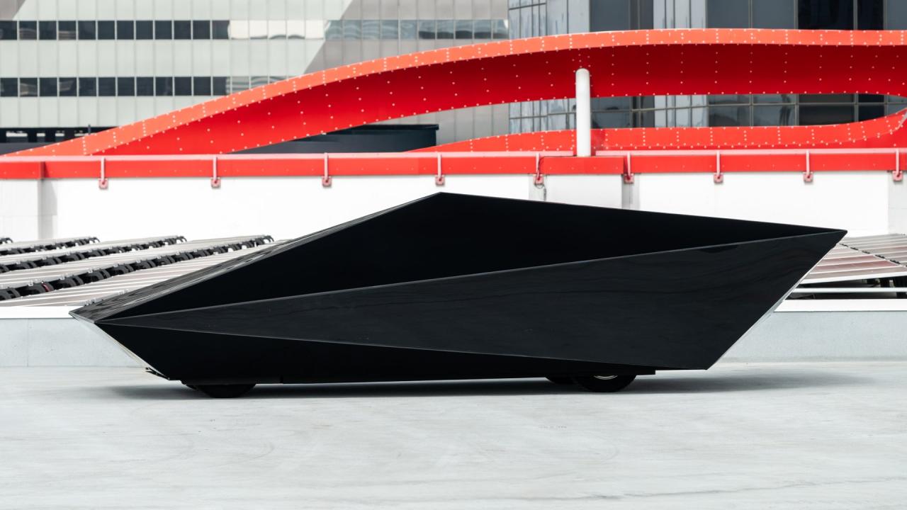 2018 United Nude Lo Res Concept Car