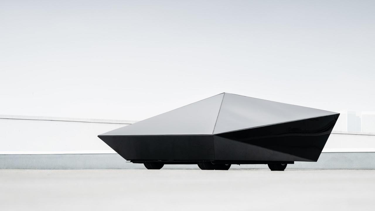 2018 United Nude Lo Res Concept Car