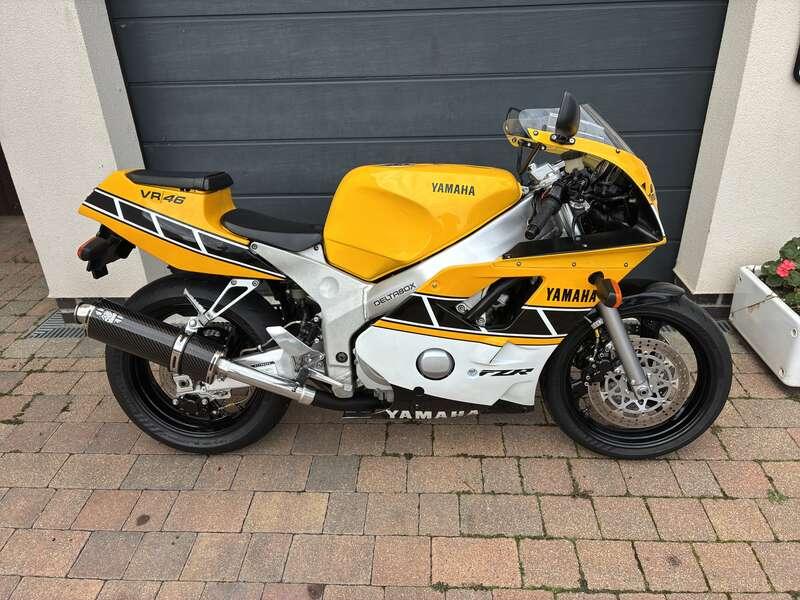 1992 Yamaha FZR400RR 3TJ1