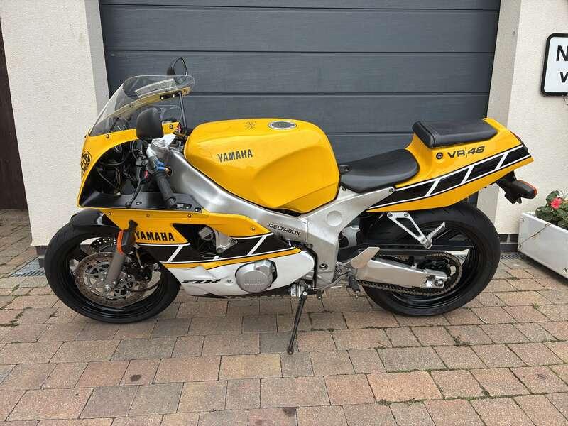 1992 Yamaha FZR400RR 3TJ1