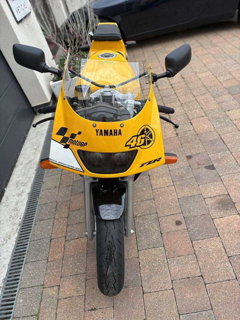 1992 Yamaha FZR400RR 3TJ1