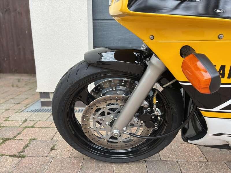 1992 Yamaha FZR400RR 3TJ1