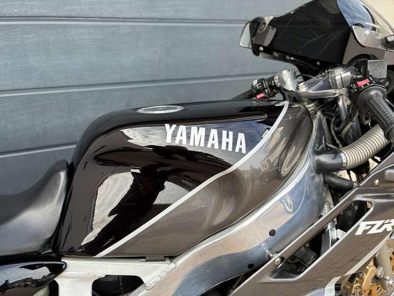 1998 Yamaha FZR400