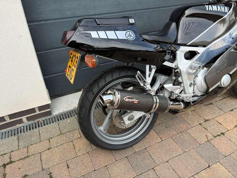 1998 Yamaha FZR400