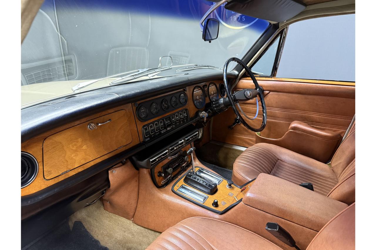 1972 Jaguar XJ6 4.2 Series 1 &ldquo;Ascot Fawn with dark Buckskin&rdquo;