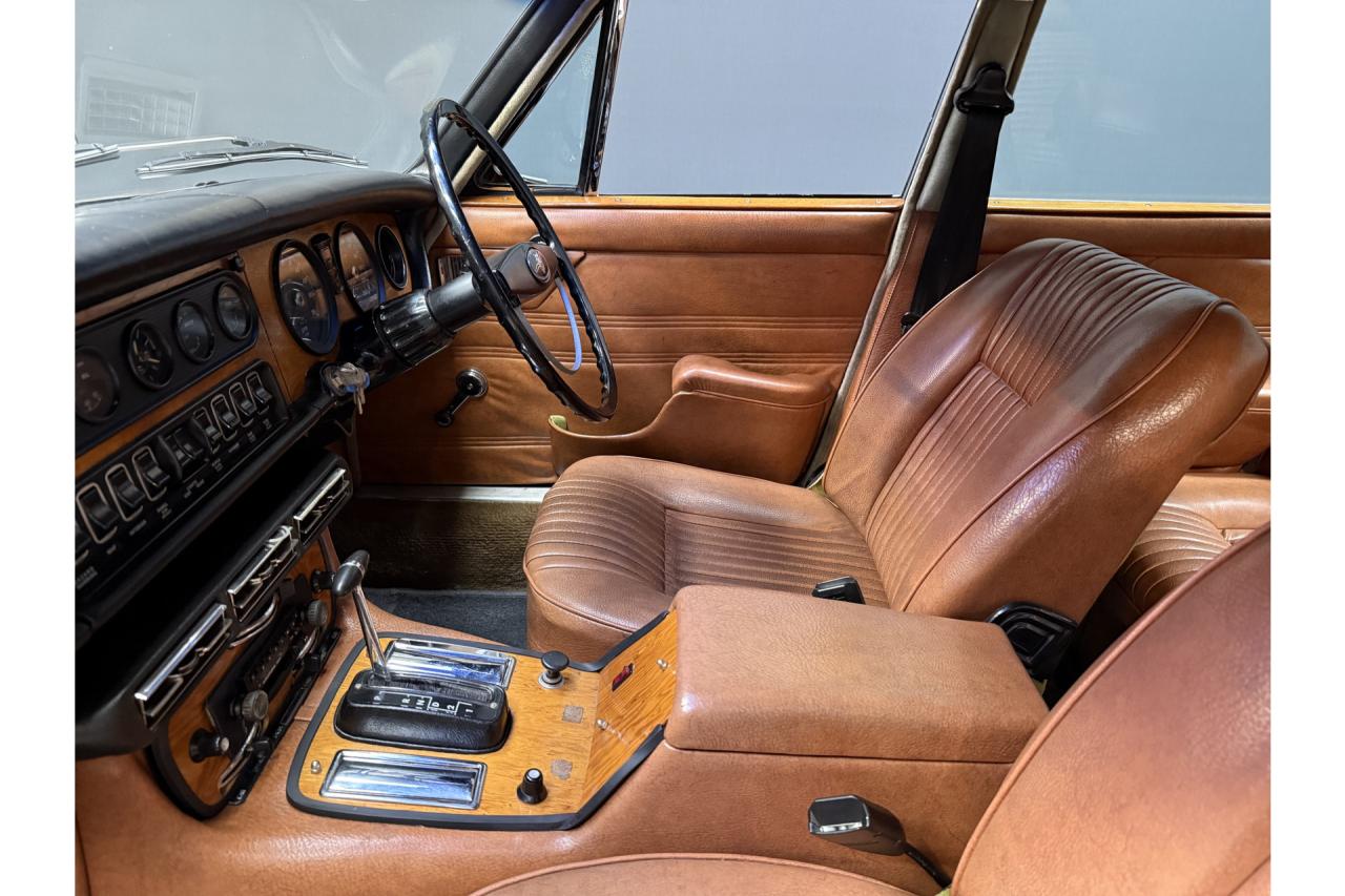 1972 Jaguar XJ6 4.2 Series 1 &ldquo;Ascot Fawn with dark Buckskin&rdquo;