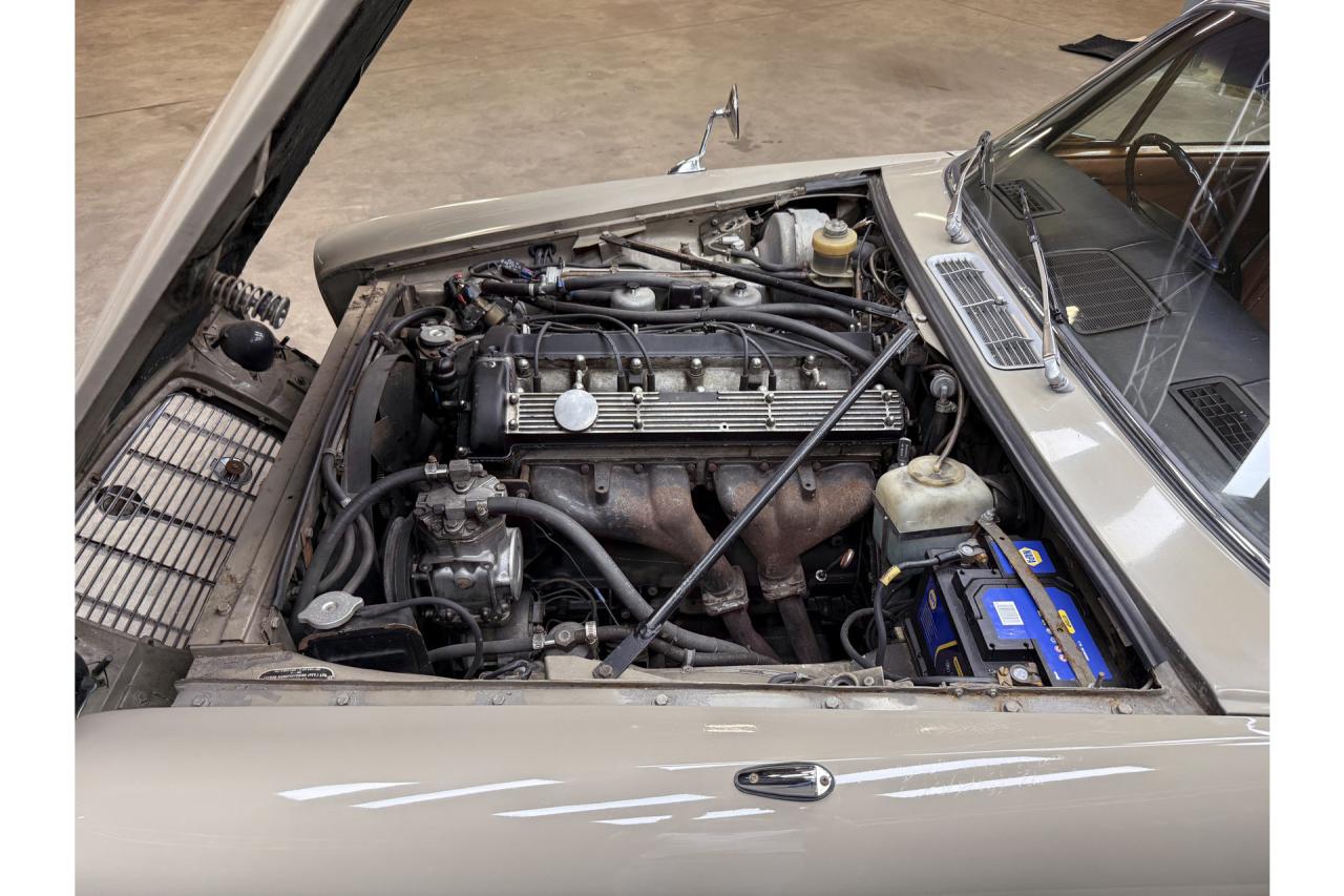 1972 Jaguar XJ6 4.2 Series 1 &ldquo;Ascot Fawn with dark Buckskin&rdquo;