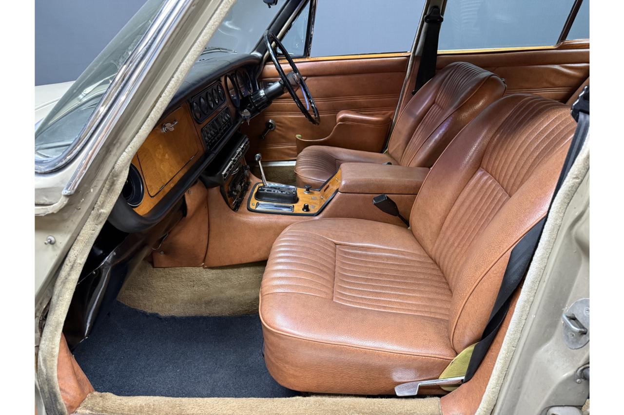 1972 Jaguar XJ6 4.2 Series 1 &ldquo;Ascot Fawn with dark Buckskin&rdquo;