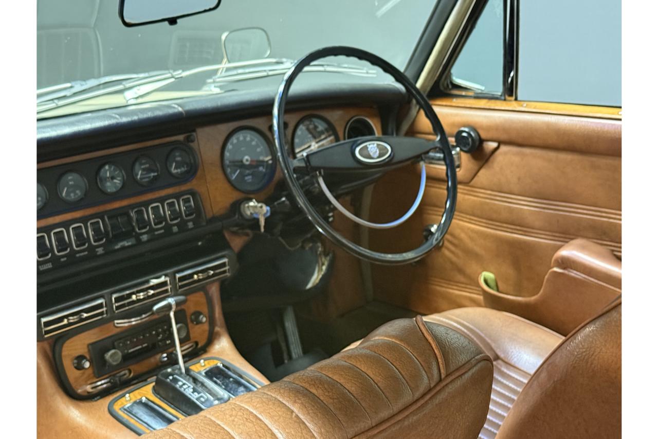 1972 Jaguar XJ6 4.2 Series 1 &ldquo;Ascot Fawn with dark Buckskin&rdquo;