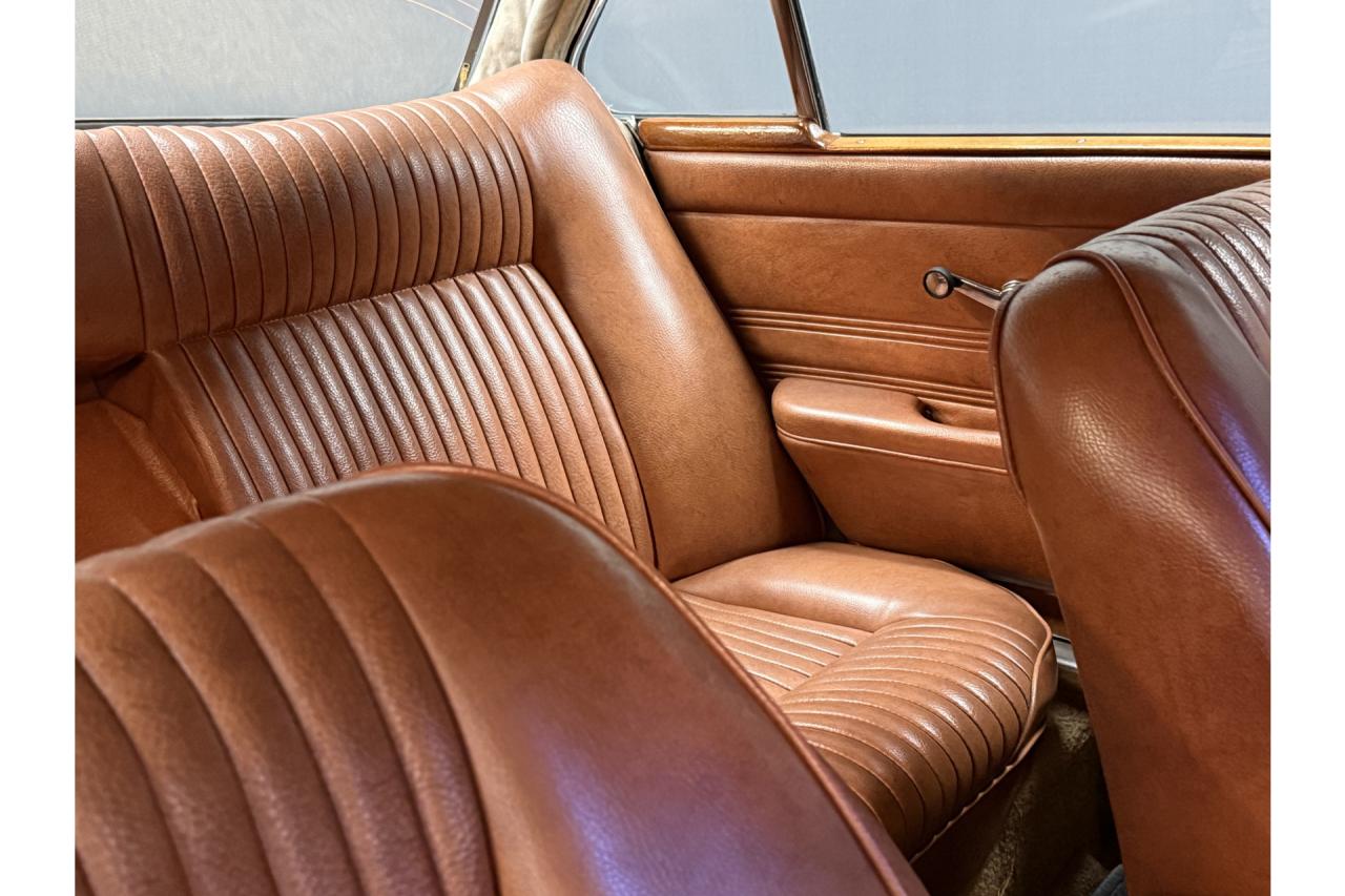 1972 Jaguar XJ6 4.2 Series 1 &ldquo;Ascot Fawn with dark Buckskin&rdquo;