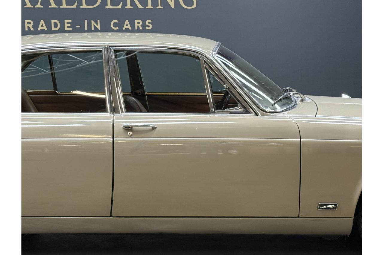 1972 Jaguar XJ6 4.2 Series 1 &ldquo;Ascot Fawn with dark Buckskin&rdquo;