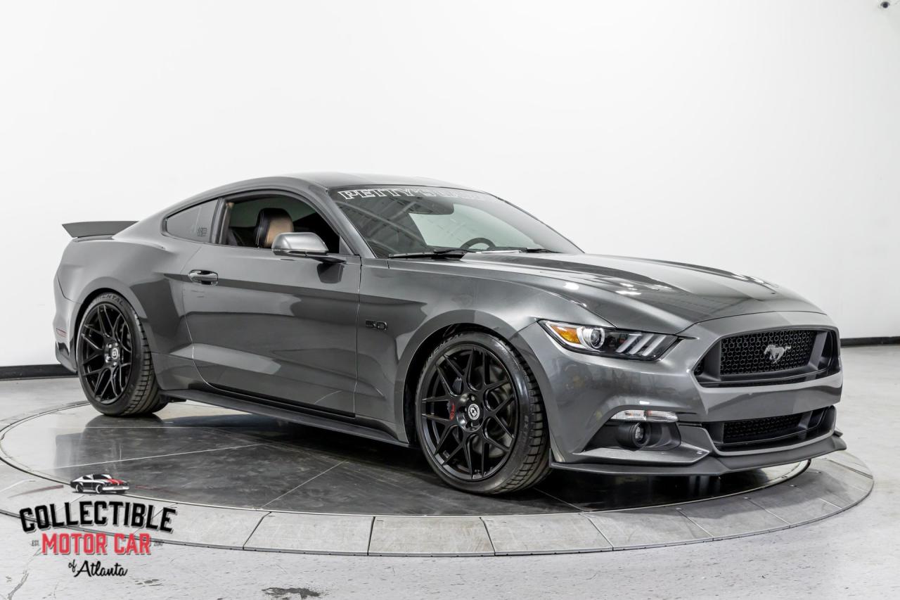 2016 Ford Mustang Petty&rsquo;s Garage King Edition #008