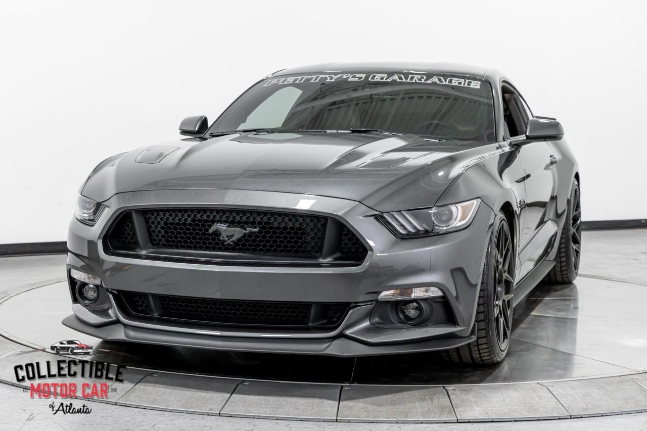 2016 Ford Mustang Petty&rsquo;s Garage King Edition #008