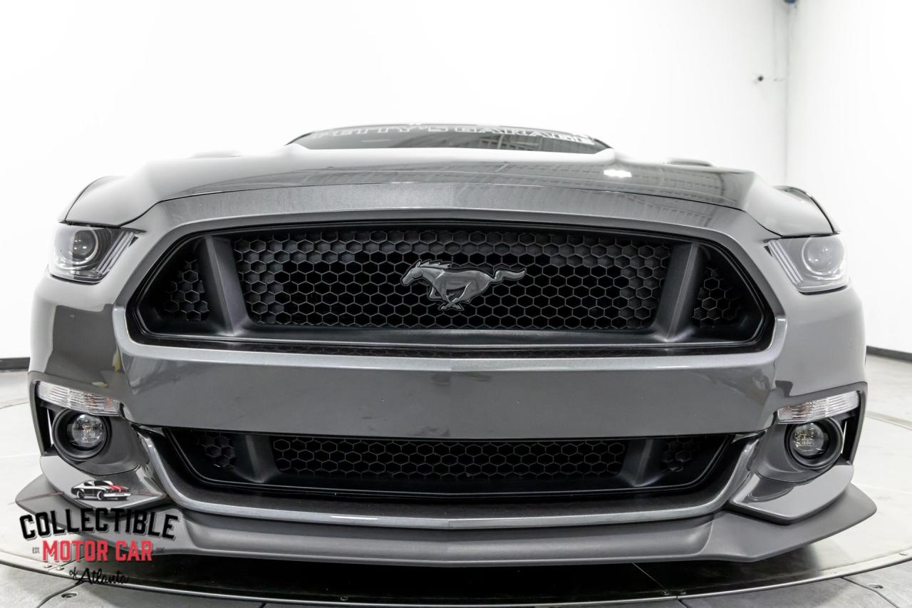 2016 Ford Mustang Petty&rsquo;s Garage King Edition #008
