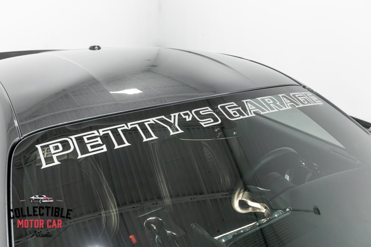 2016 Ford Mustang Petty&rsquo;s Garage King Edition #008