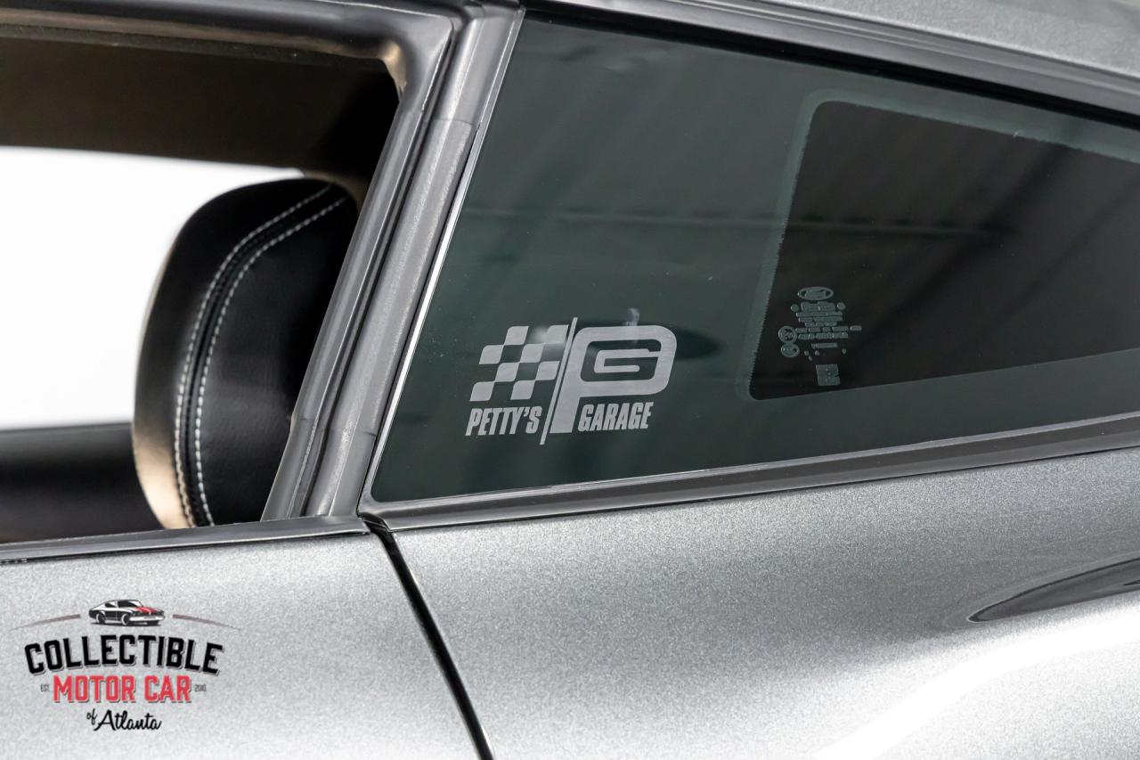 2016 Ford Mustang Petty&rsquo;s Garage King Edition #008