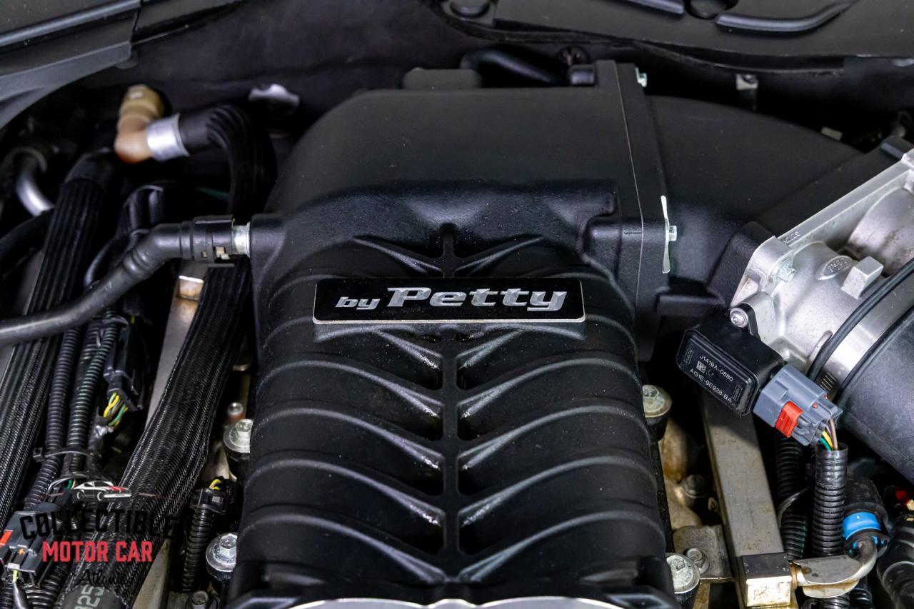 2016 Ford Mustang Petty&rsquo;s Garage King Edition #008