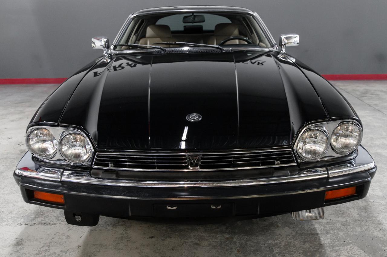 1989 Jaguar XJS BLACK/TAN COUPE