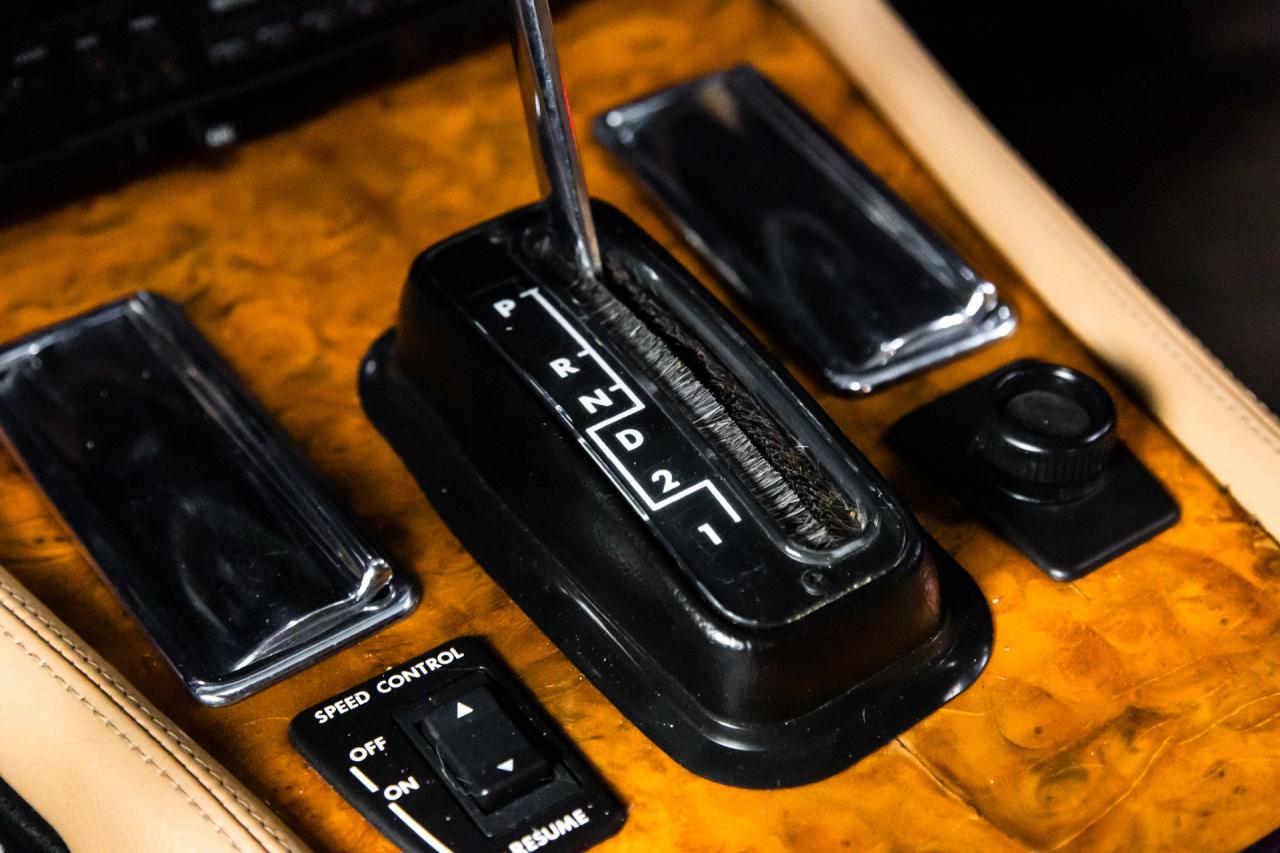 1989 Jaguar XJS BLACK/TAN COUPE