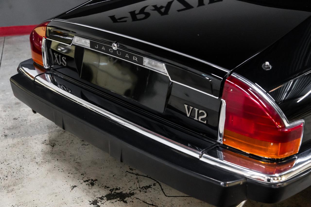 1989 Jaguar XJS BLACK/TAN COUPE