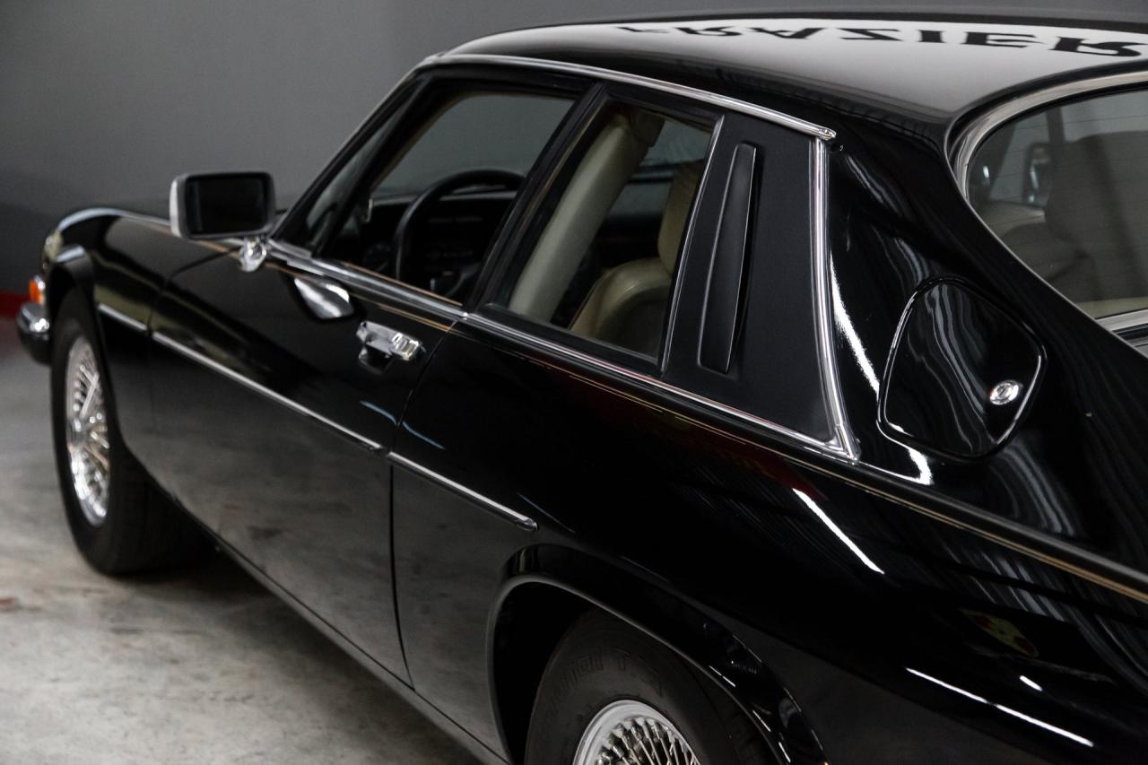 1989 Jaguar XJS BLACK/TAN COUPE