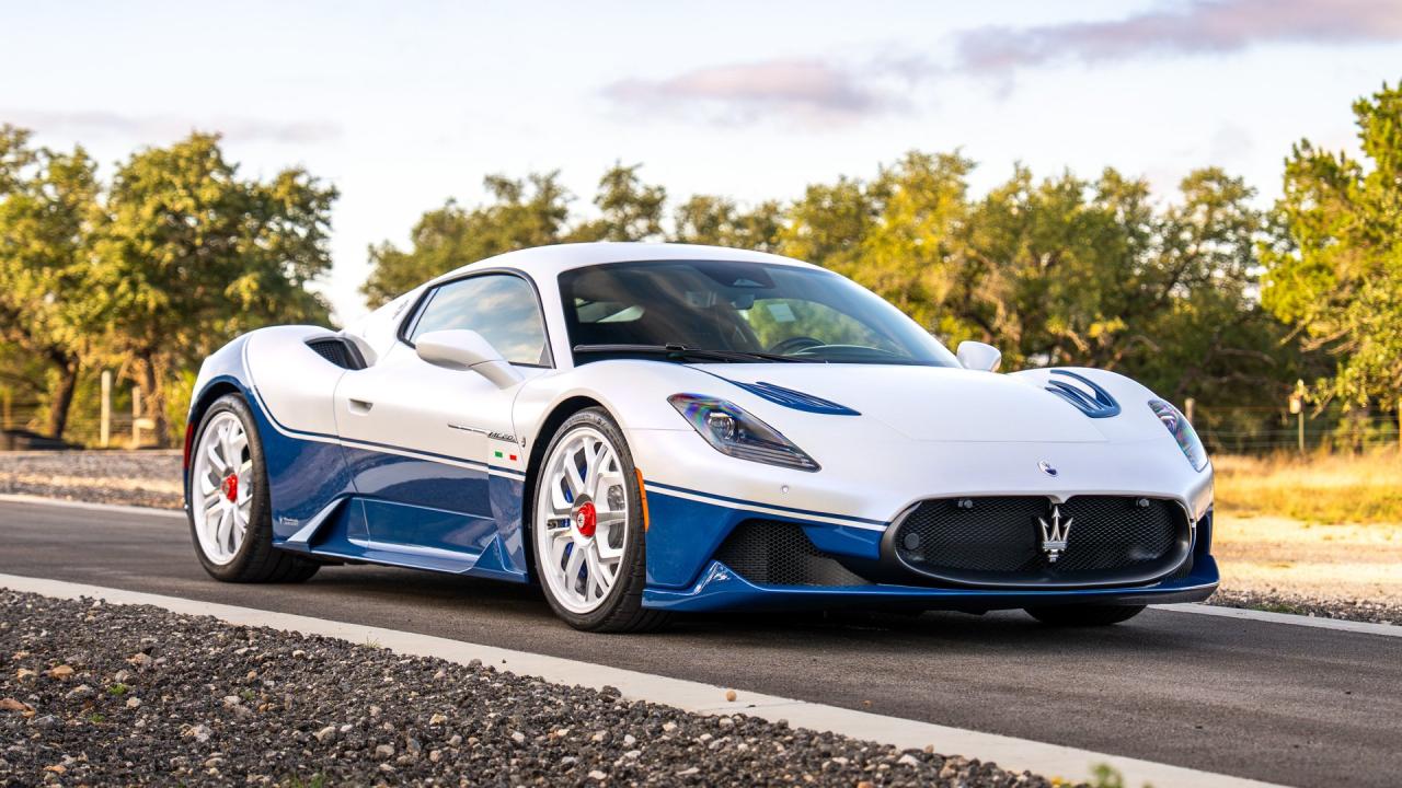 2025 Maserati MC20 Icona
