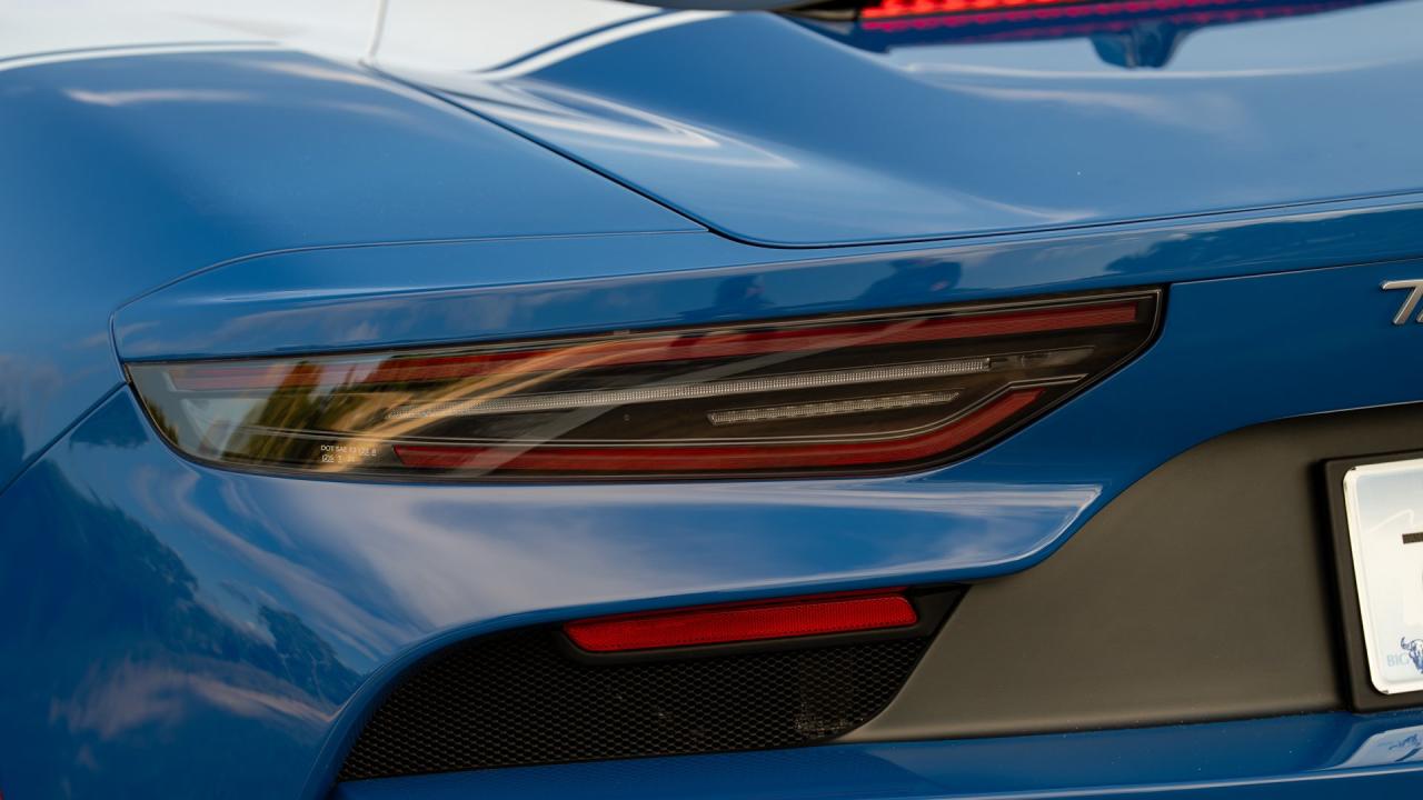 2025 Maserati MC20 Icona