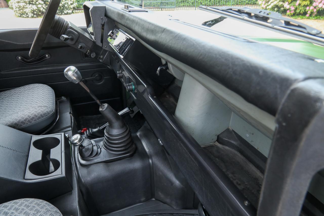 1990 Land Rover 90 Pick-up with canvas top &ldquo;Restored-rebuilt-renewed&rdquo;