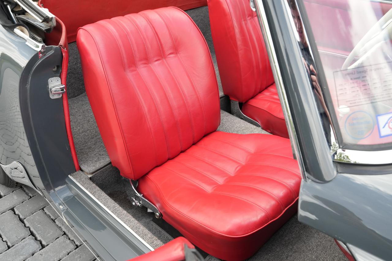 1961 Mercedes - Benz 190SL