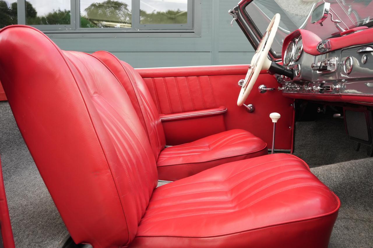 1961 Mercedes - Benz 190SL