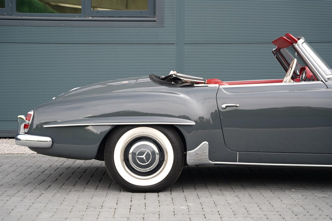 1961 Mercedes - Benz 190SL