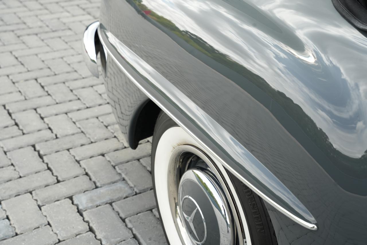 1961 Mercedes - Benz 190SL